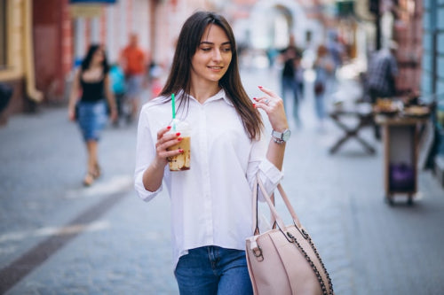 How to Choose a Handbag for Festivals, Travel, and Everyday Plans