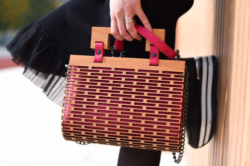 How to Compare Handbag Materials, Stitching, and Hardware