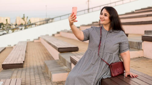 Sling Bags Become a Staple for Vancouver Social Media Users