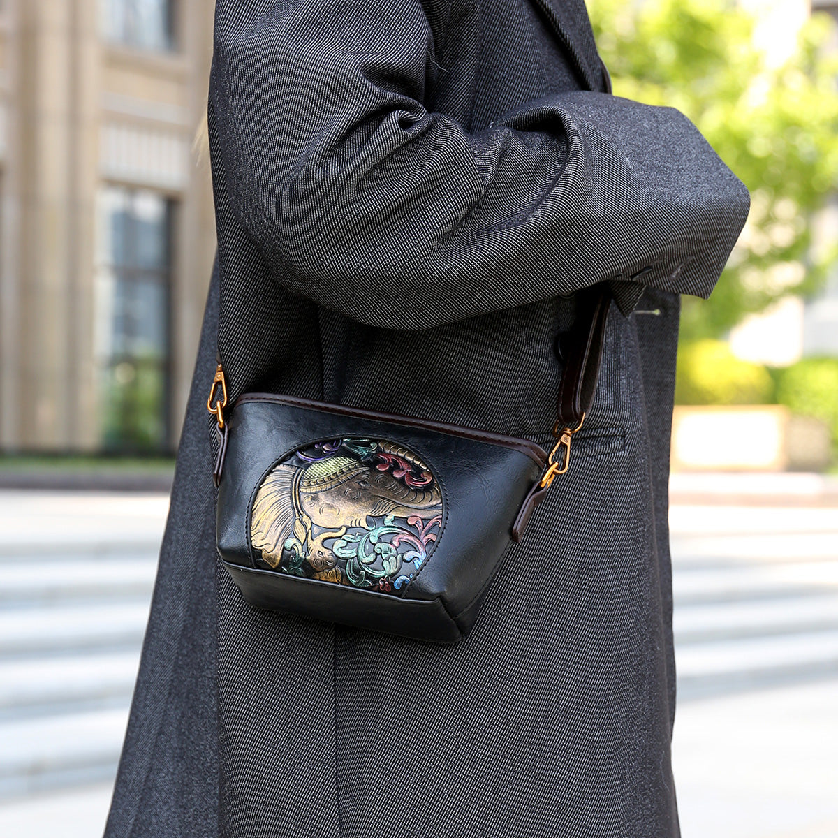 Black Bela (s) Sling Bag