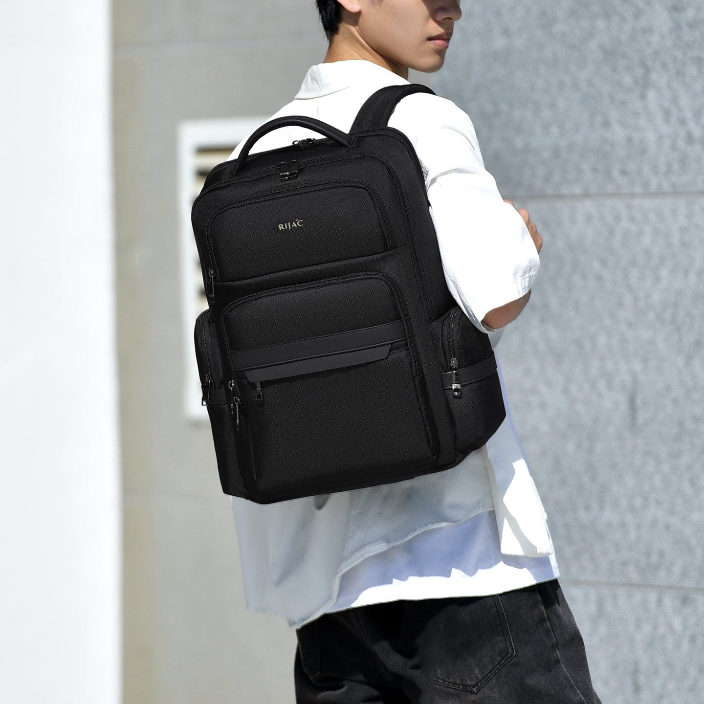 Black Noma Backpack | 30 Litre