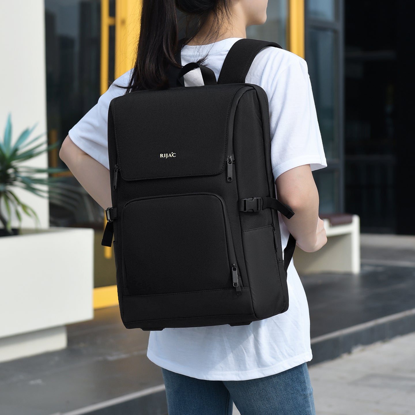 Black Sovi Backpack | 30 Litre