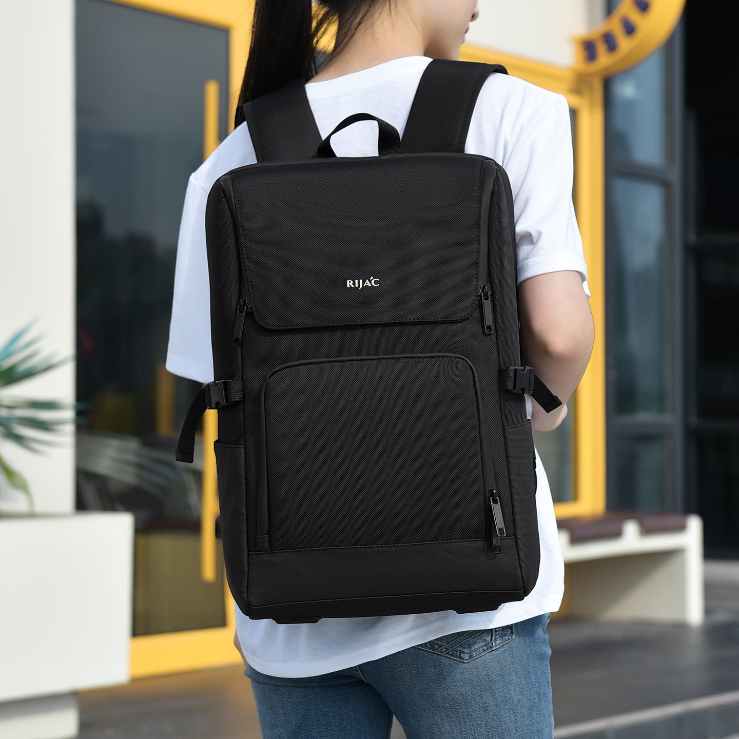 Black Sovi Backpack | 30 Litre