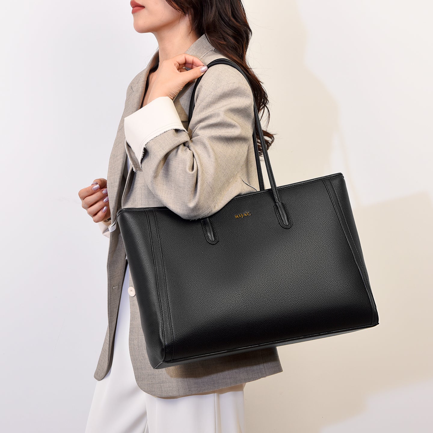 Black Ovia Tote Bag