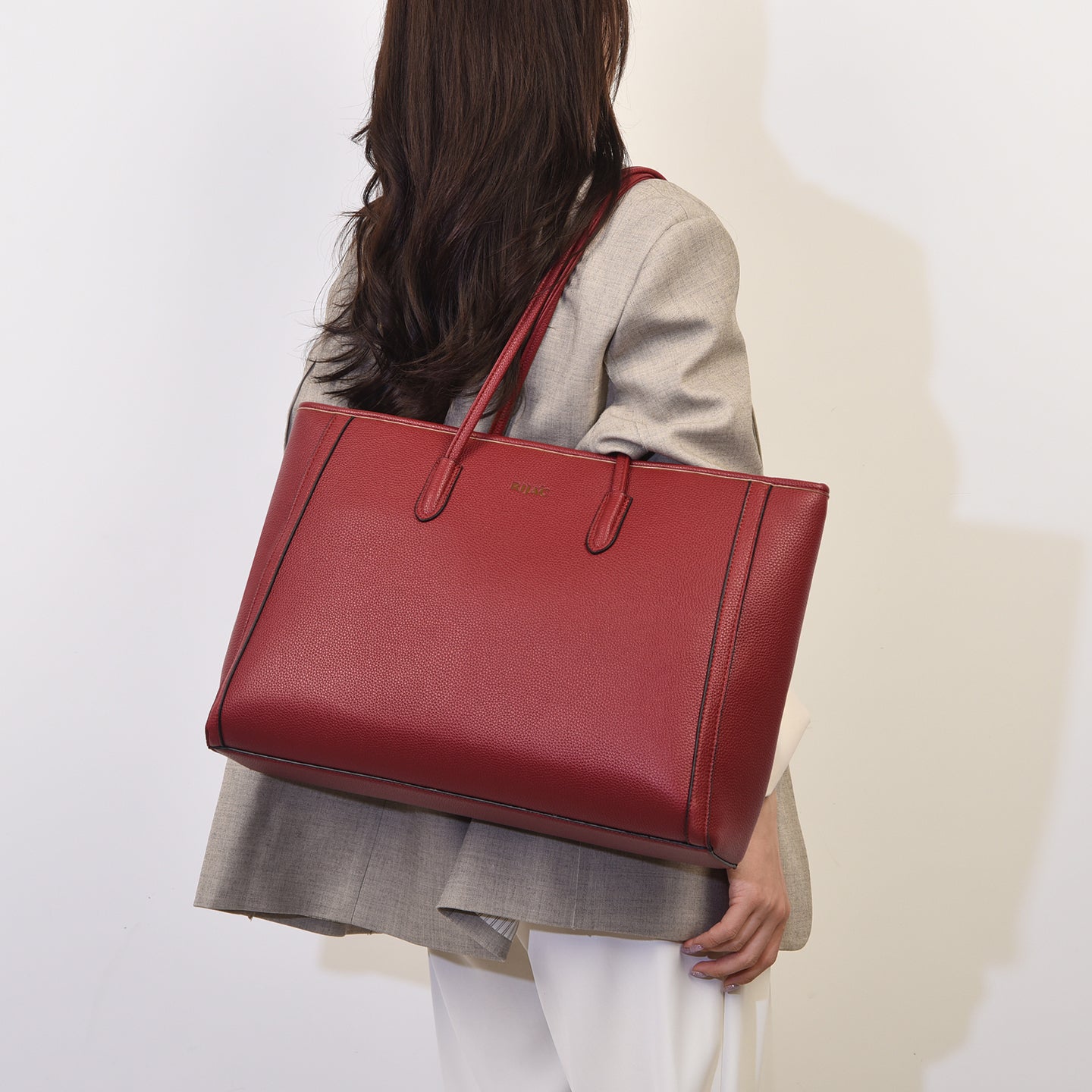 Red Ovia Tote Bag