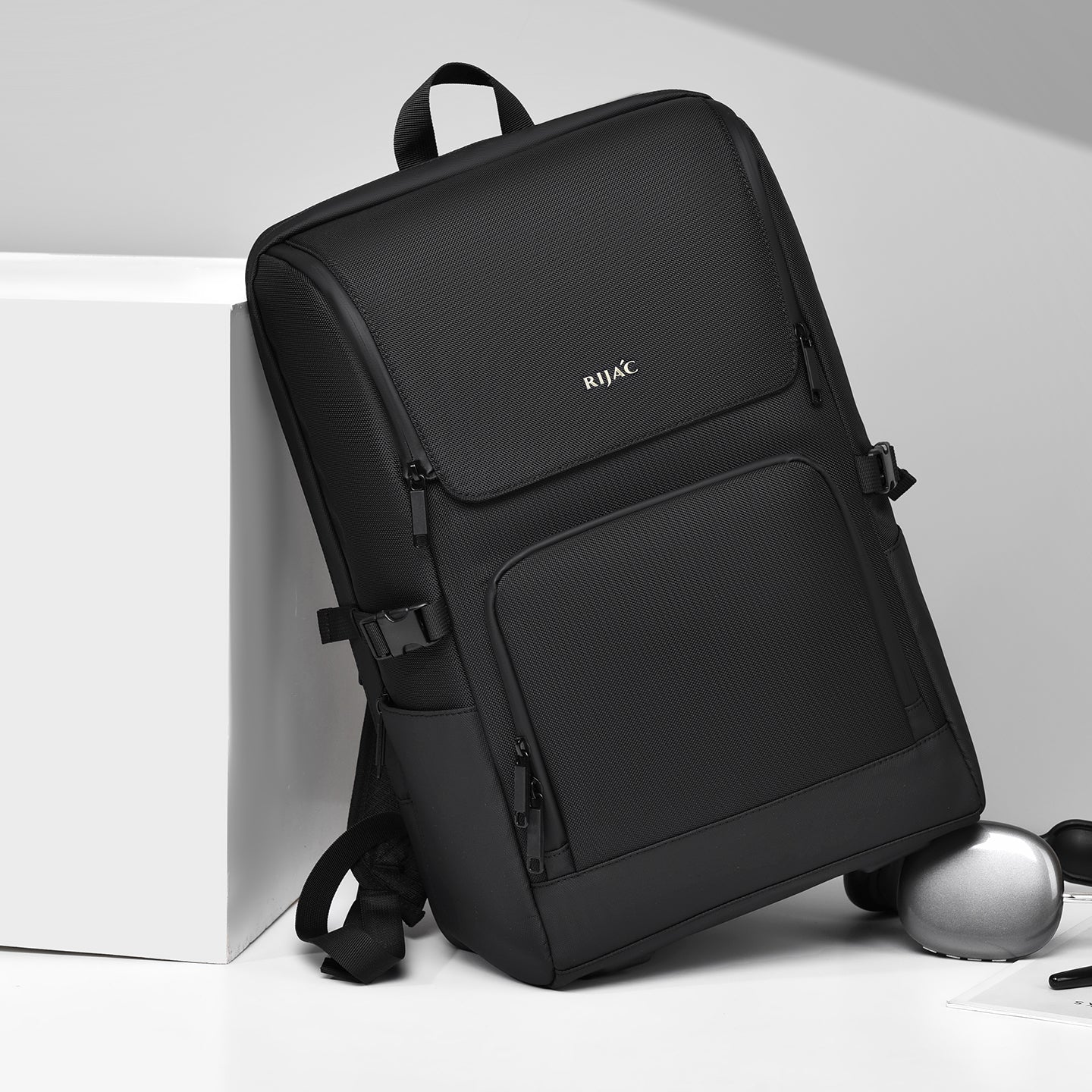 Black Sovi Backpack | 30 Litre