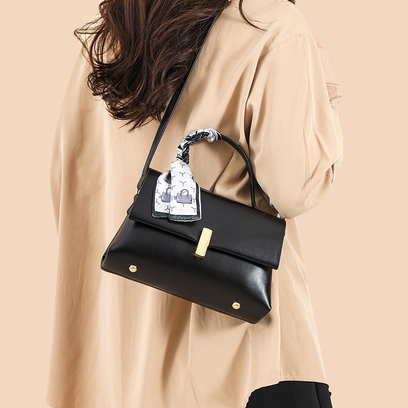 Black Zeroa 2 Zipper Sling Bag