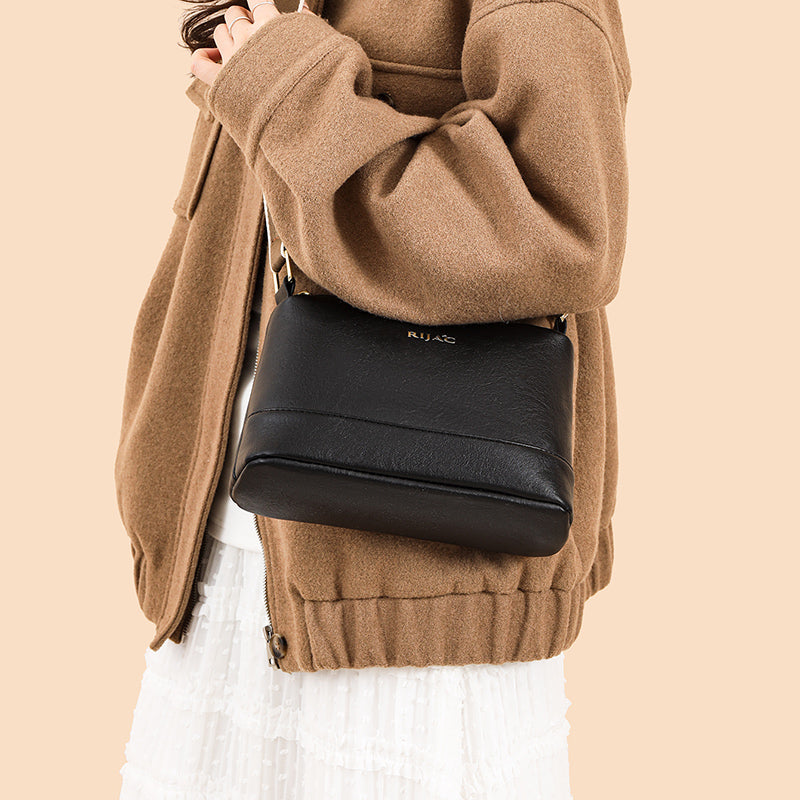 Black Vuma 3 Zipper Sling Bag