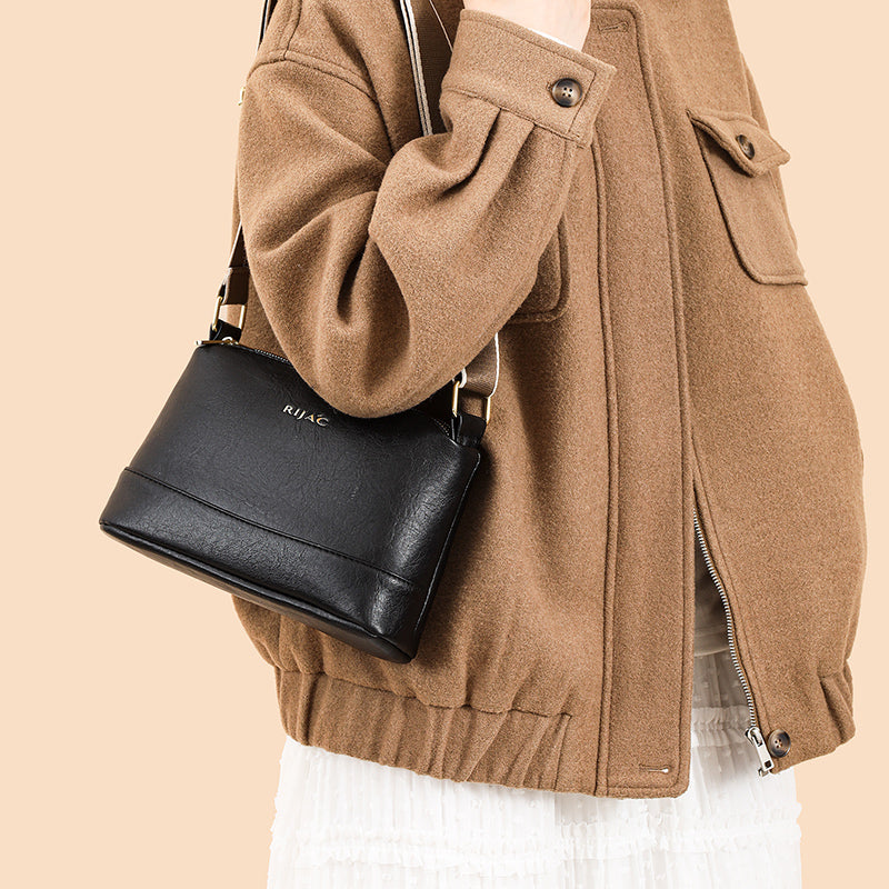 Black Vuma 3 Zipper Sling Bag