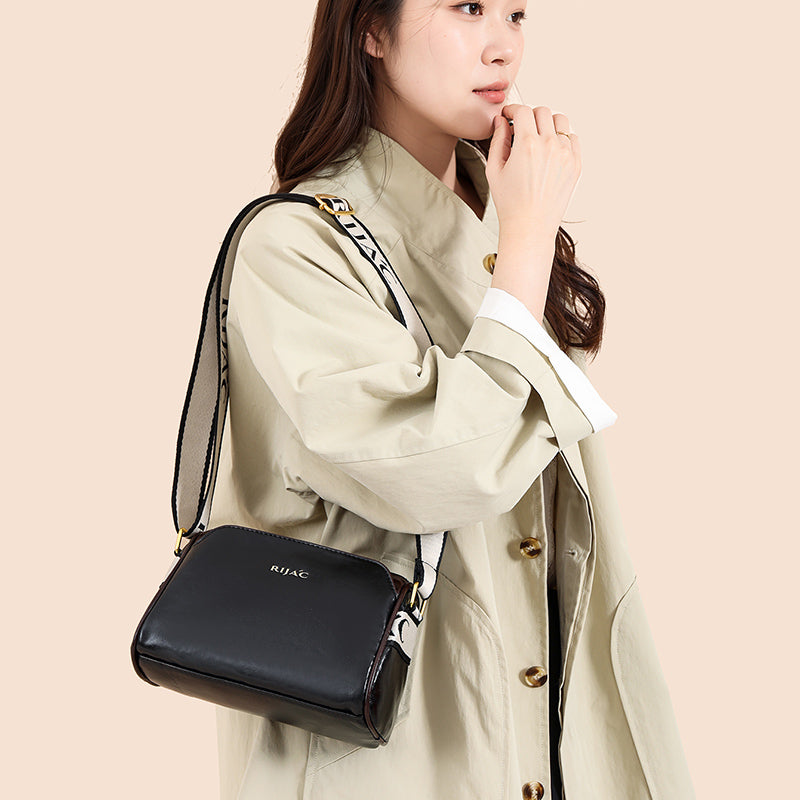Black Mysa Sling Bag