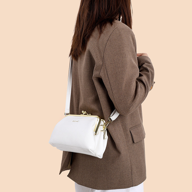 White Daxi Party Clutch Sling