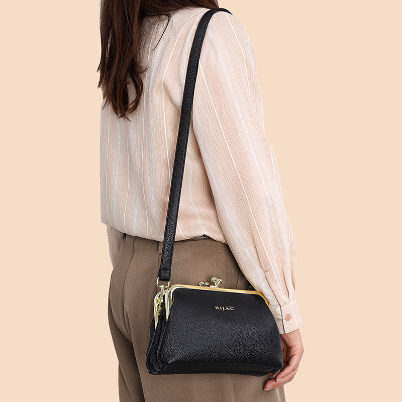Black Daxi Party Clutch Sling