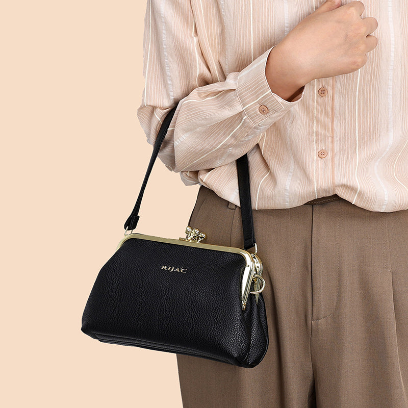 Black Daxi Party Clutch Sling